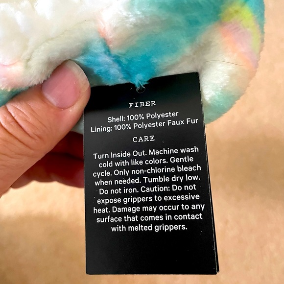 Art Class, Girl’s slippers with gripper bottoms, size M/L shoe size 3-5 - Picture 5 of 5